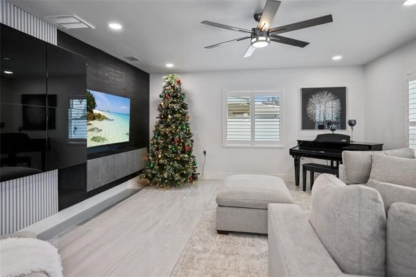 Interior, Piano, Recessed Lighting, Wood Texture Flooring