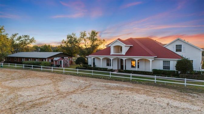 Backyard, Exterior, Facade, Farmhouse