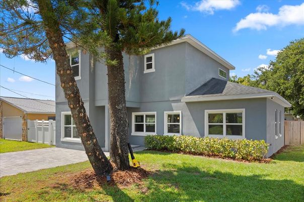 Backyard, Exterior, Facade, Ranch
