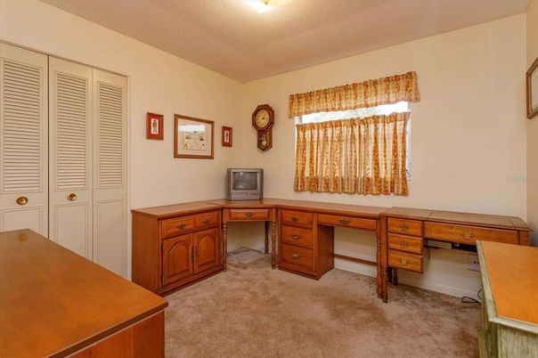 Home Office, Interior