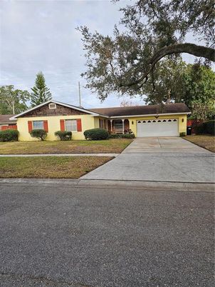 Attached, Exterior, Facade, Ranch