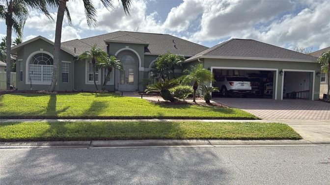 Attached, Exterior, Facade, Ranch