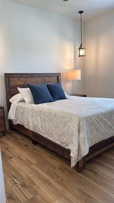 Bedroom, Interior, Pendant Lights, Wood Texture Flooring