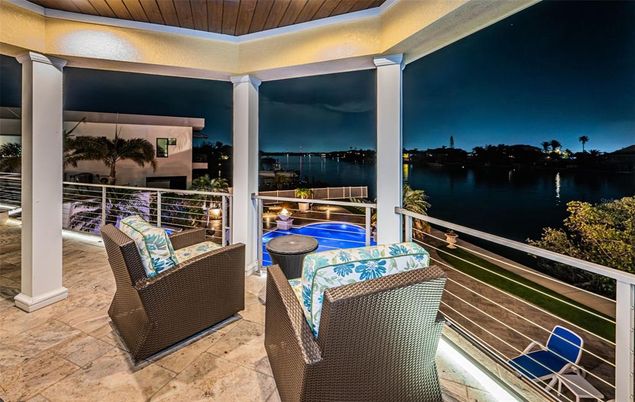 Exterior, Pool, Water