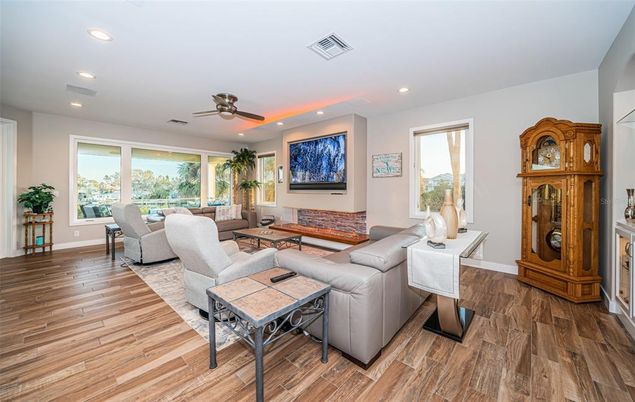 Interior, Living room, Recessed Lighting, Wood Texture Flooring
