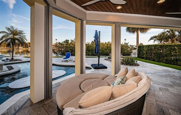 Exterior, Pool, Water