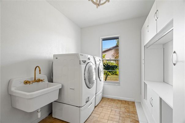 Interior, Washer