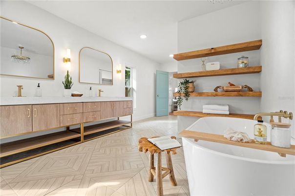 Bathroom, Dual Sink Vanities, Free Standing Baths, Interior, Recessed Lighting