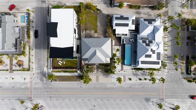 Exterior, Drone