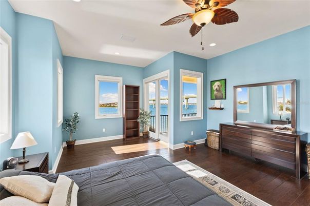 Interior, Recessed Lighting, Water, Wood Texture Flooring