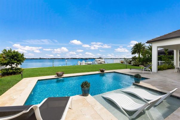 Exterior, Pool, Water