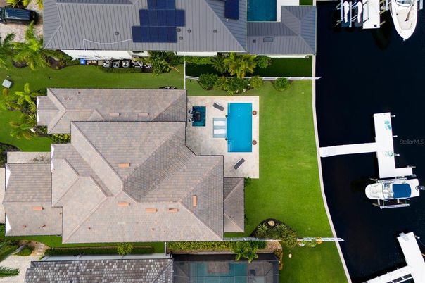 Exterior, Drone