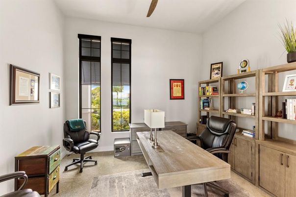 Home Office, Interior