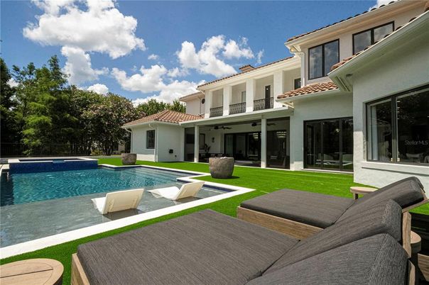 Exterior, Pool