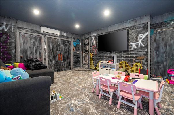 Dining room, Interior, Recessed Lighting