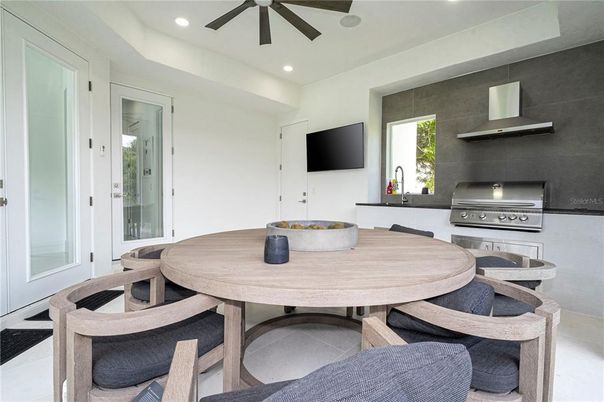 Dining room, Interior, Recessed Lighting