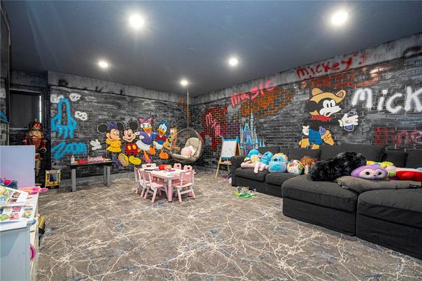 Interior, Living room, Recessed Lighting, Stone Walls