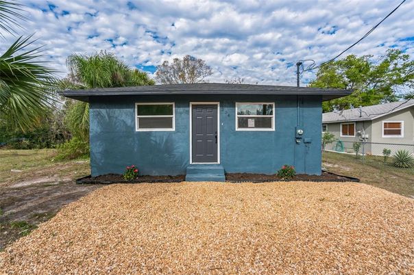 Exterior, Facade, Ranch