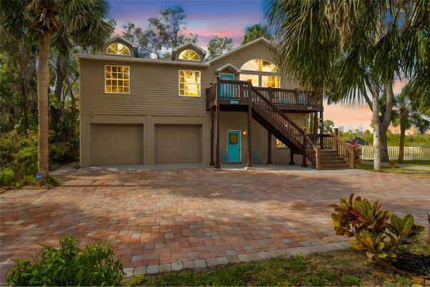 Attached, Exterior, Facade, Raised Ranch