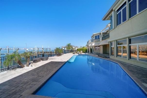 Exterior, Pool, Water