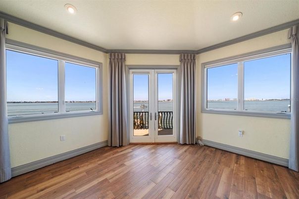 Empty room, Interior, Recessed Lighting, Water, Wood Texture Flooring