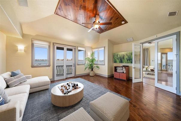 Interior, Living room, Recessed Lighting, Wood Texture Flooring