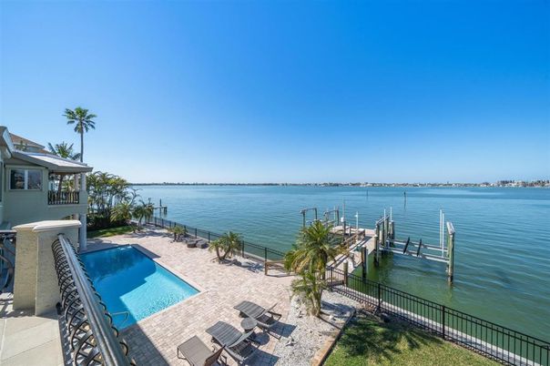 Exterior, Lake, Pool