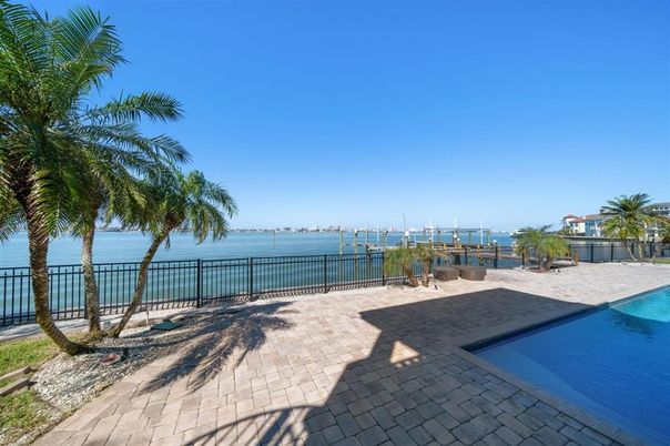 Exterior, Pool, Water