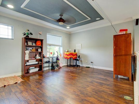 Interior, Recessed Lighting, Wood Texture Flooring