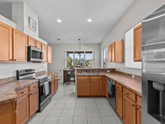 Dining room, Interior, Kitchen, Pendant Lights, Recessed Lighting, Stainless Steel Appliances