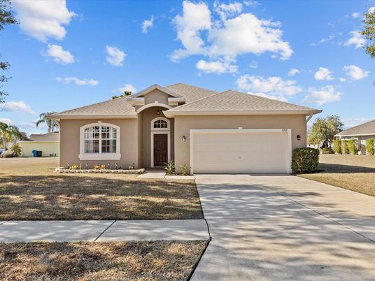 Attached, Exterior, Facade, Ranch