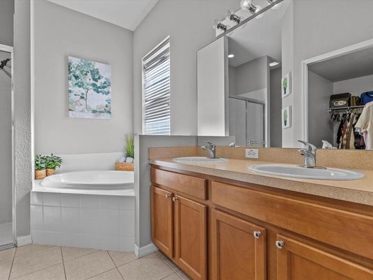 Bathroom, Dual Sink Vanities, Interior