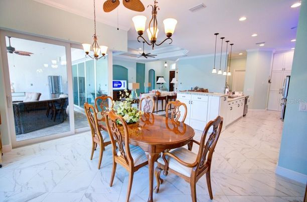 Chandelier, Dining room, Interior, Kitchen, Marble, Pendant Lights, Recessed Lighting