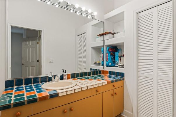 Bathroom, Interior, Tile Countertops