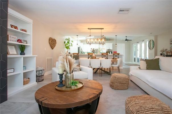 Dining room, Interior, Living room, Pendant Lights