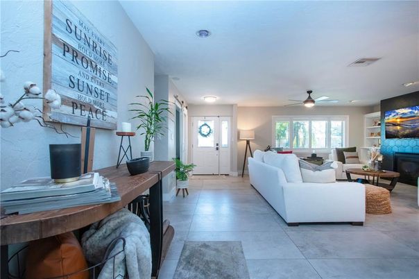 Fireplace, Interior, Living room, Recessed Lighting