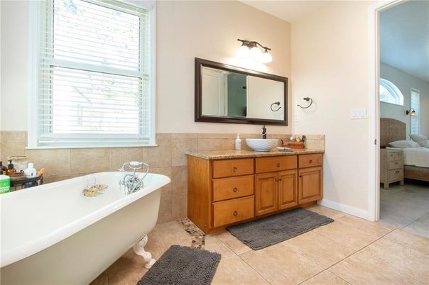 Bathroom, Free Standing Baths, Interior