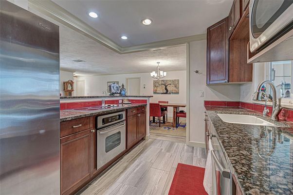 Chandelier, Dining room, Interior, Kitchen, Recessed Lighting, Wood Texture Flooring