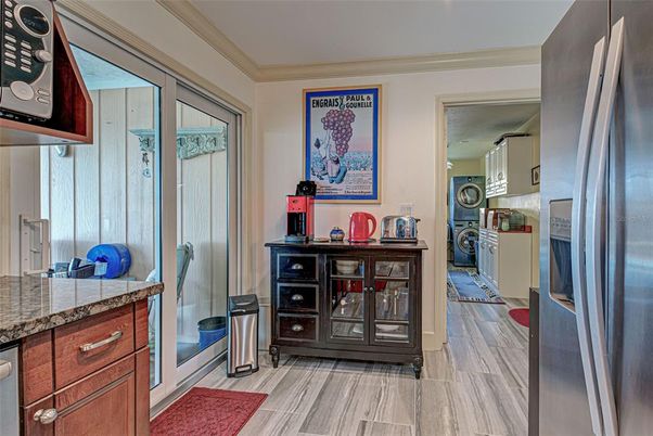 Interior, Washer, Wood Texture Flooring