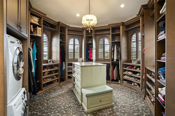 Chandelier, Interior, Recessed Lighting, Walk-in Closets, Washer