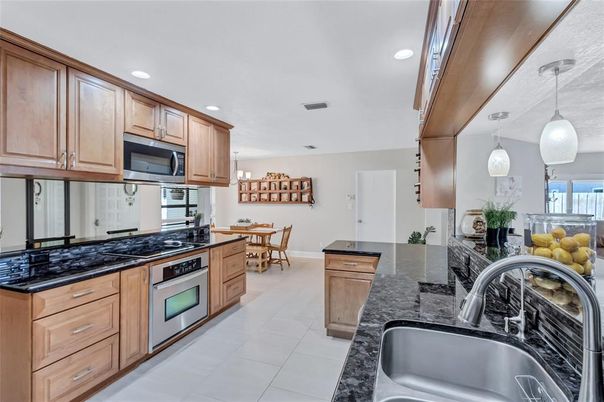 Dining room, Interior, Kitchen, Pendant Lights, Recessed Lighting
