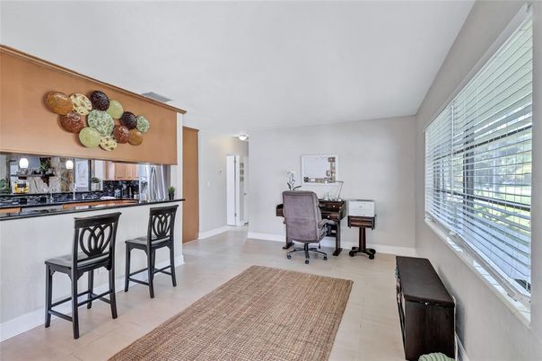 Home Office, Interior