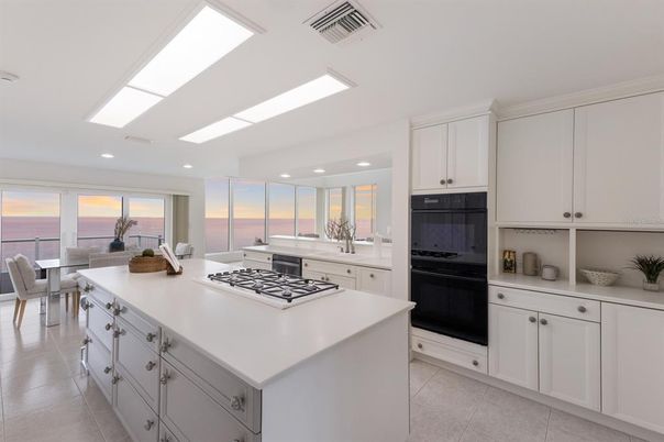 Dining room, Interior, Kitchen, Recessed Lighting, Water