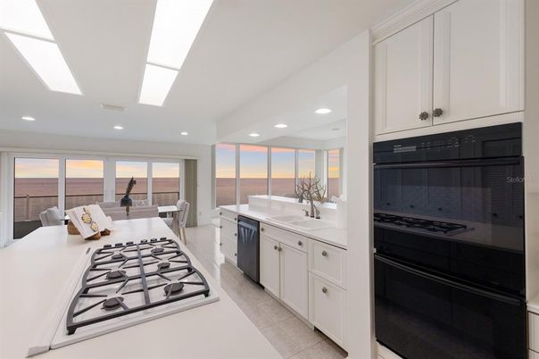 Interior, Kitchen, Recessed Lighting, Water
