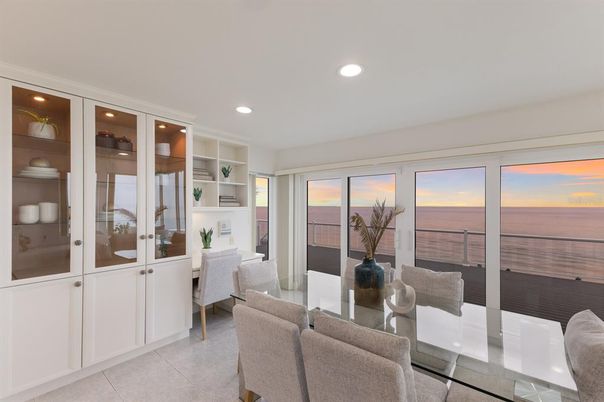 Dining room, Interior, Recessed Lighting, Water