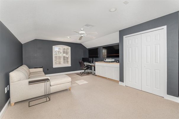 Home Office, Interior