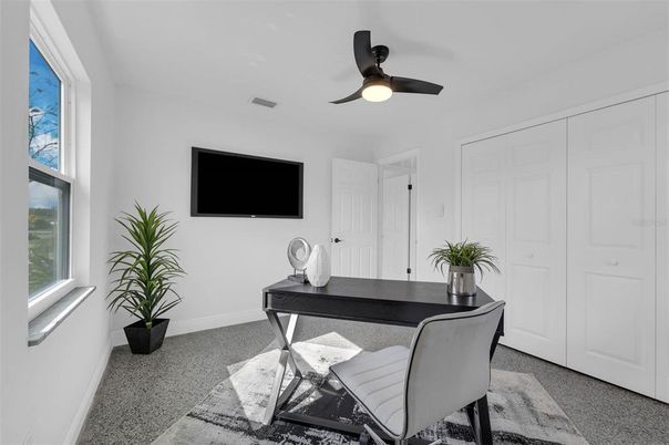 Home Office, Interior