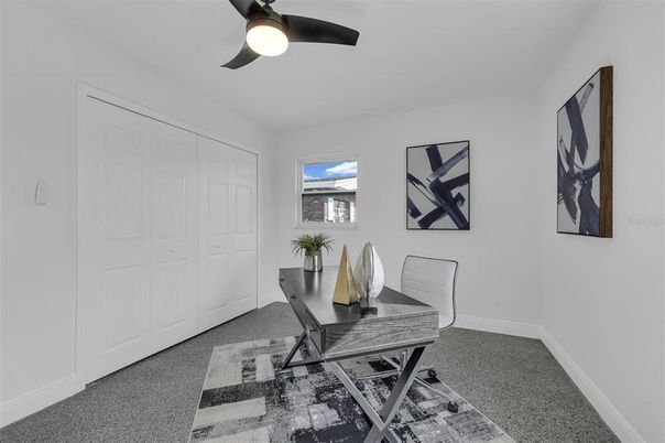 Home Office, Interior