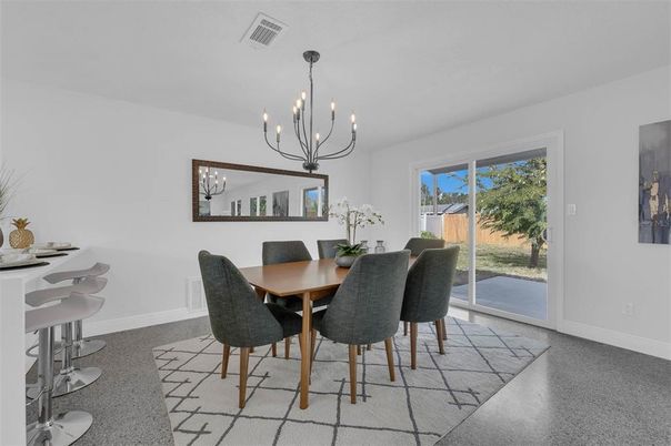 Chandelier, Dining room, Interior