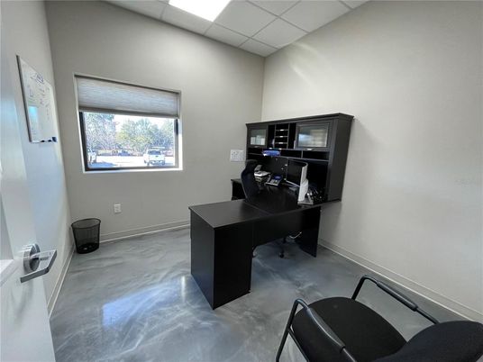 Home Office, Interior